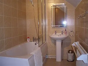 Guest house Roslyn House 4*