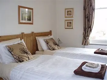 Roslyn House Guest house
